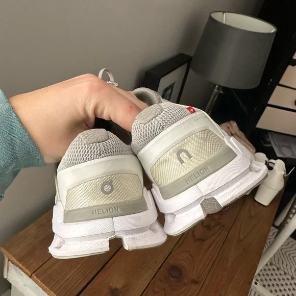 On Cloud Swift Women’s Running Shoe Size 7 Glacier White - Picture 5 of 9